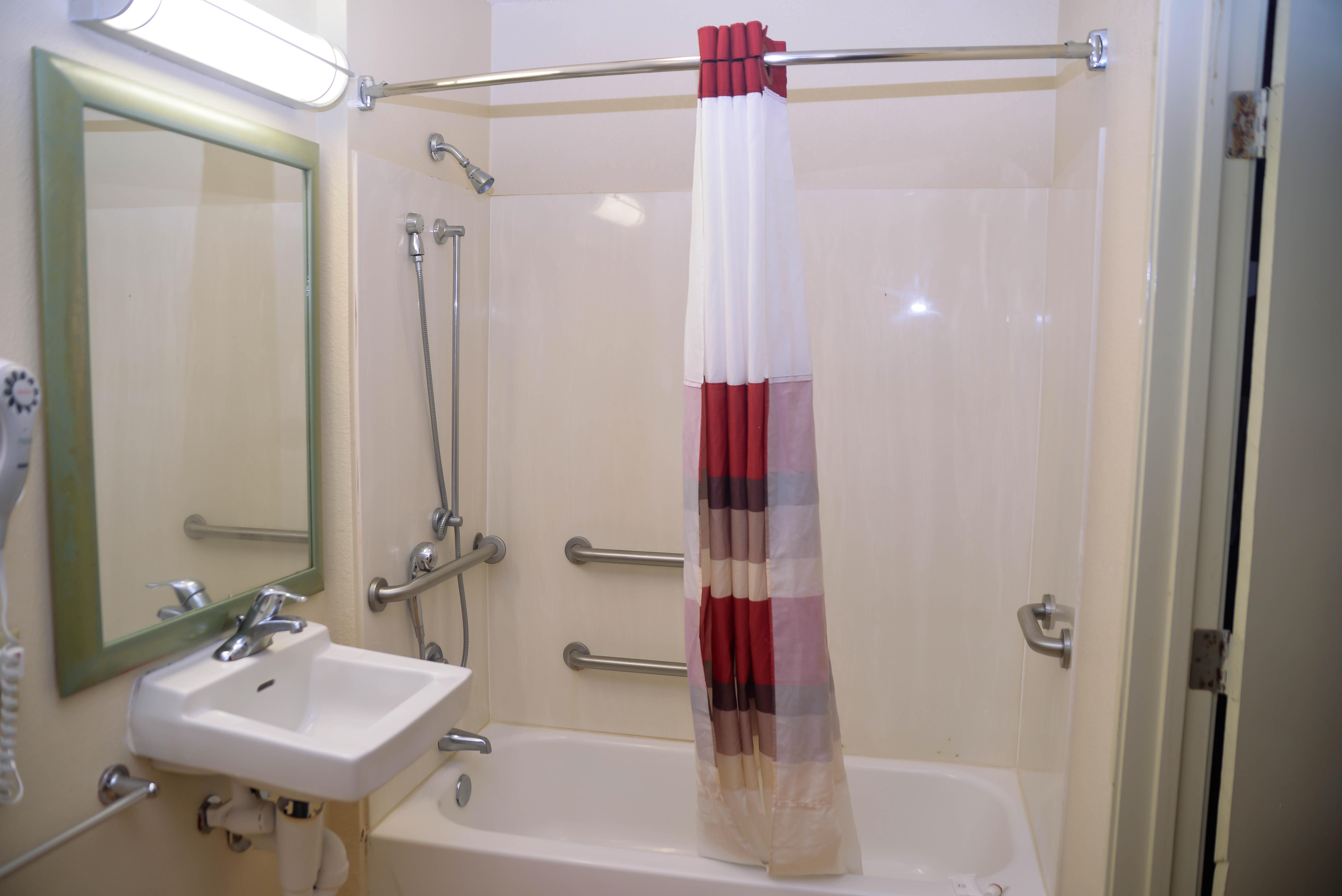Fairbridge Inn Express באטון רוז' מראה חיצוני תמונה