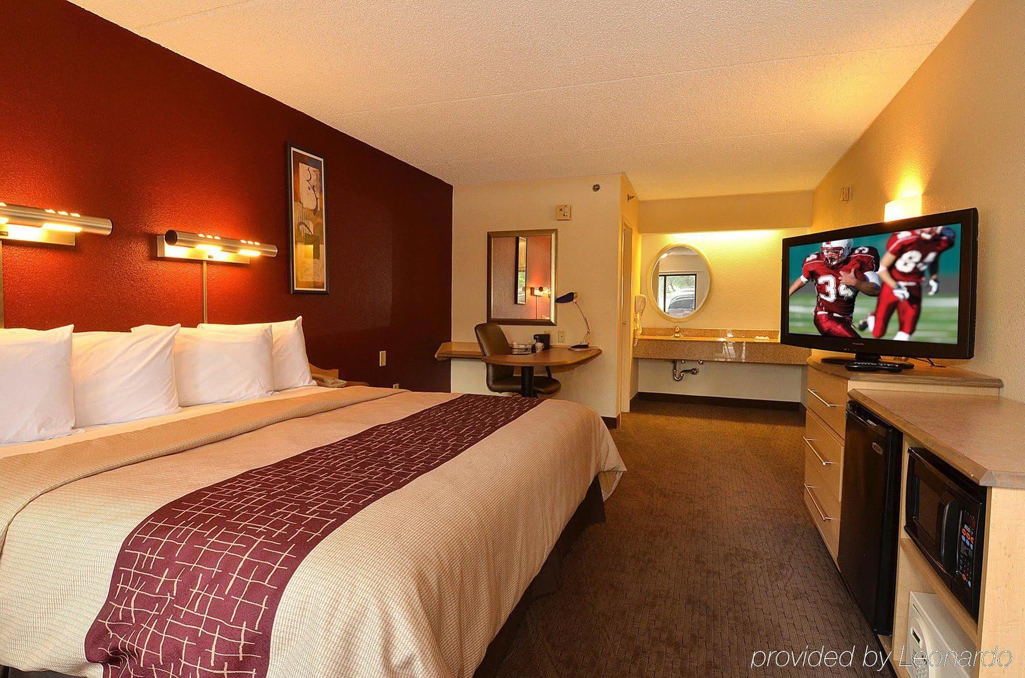 Fairbridge Inn Express באטון רוז' מראה חיצוני תמונה